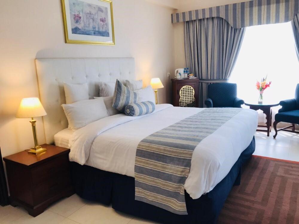 Beach Luxury Hotel Karachi Luaran gambar