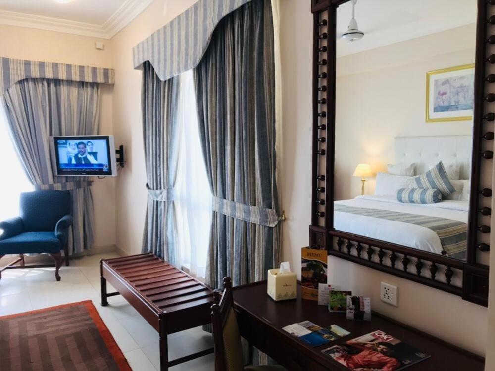 Beach Luxury Hotel Karachi Luaran gambar