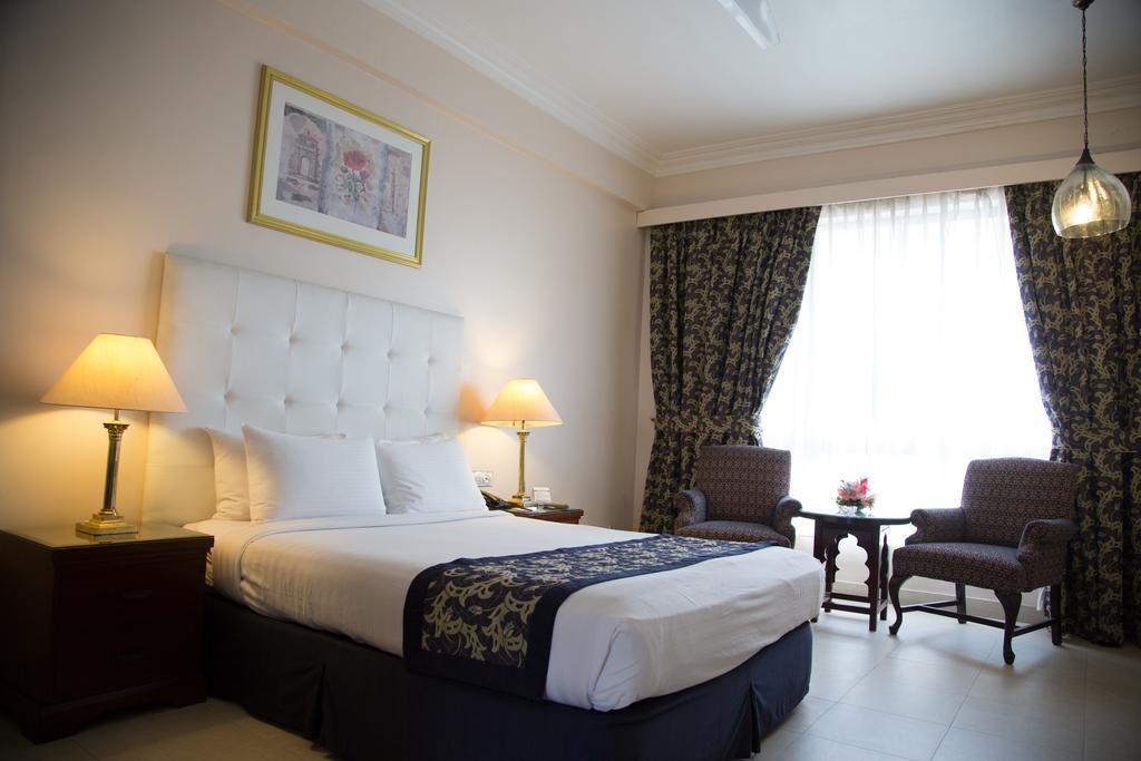 Beach Luxury Hotel Karachi Luaran gambar