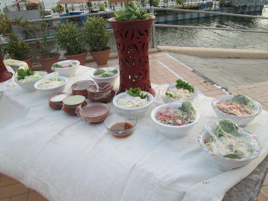 Beach Luxury Hotel Karachi Luaran gambar