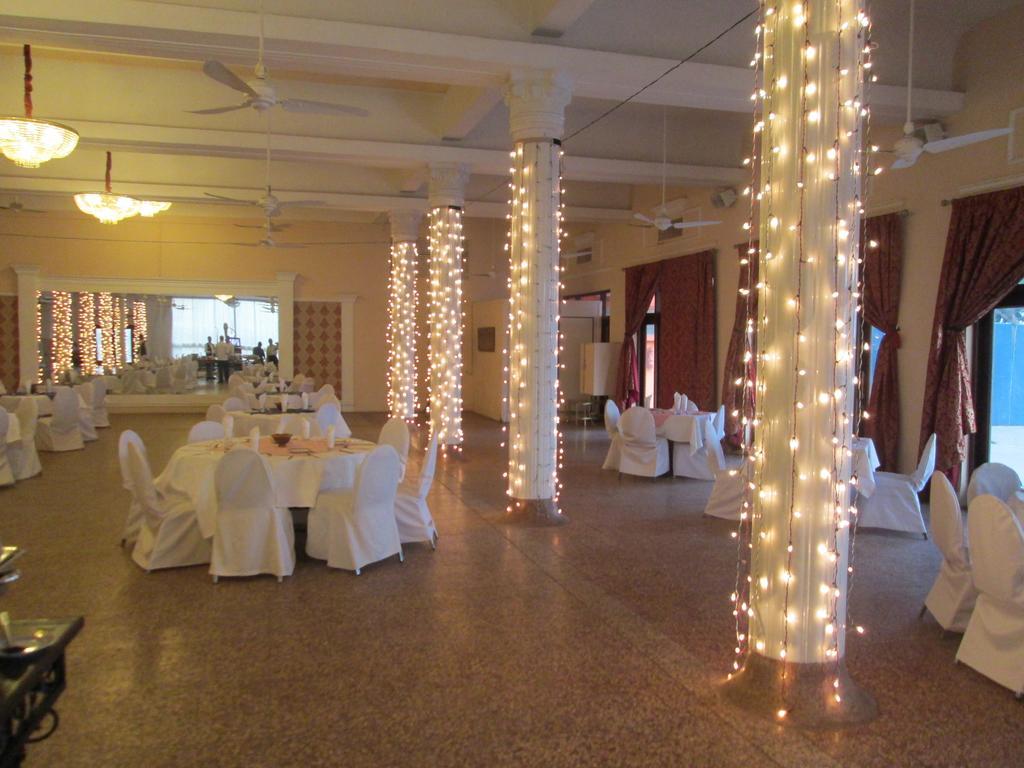 Beach Luxury Hotel Karachi Luaran gambar